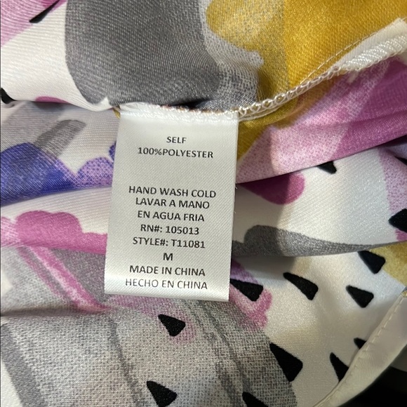 Stylish Women's Blouse with Vibrant Brushstroke Design - Picture 6 of 6